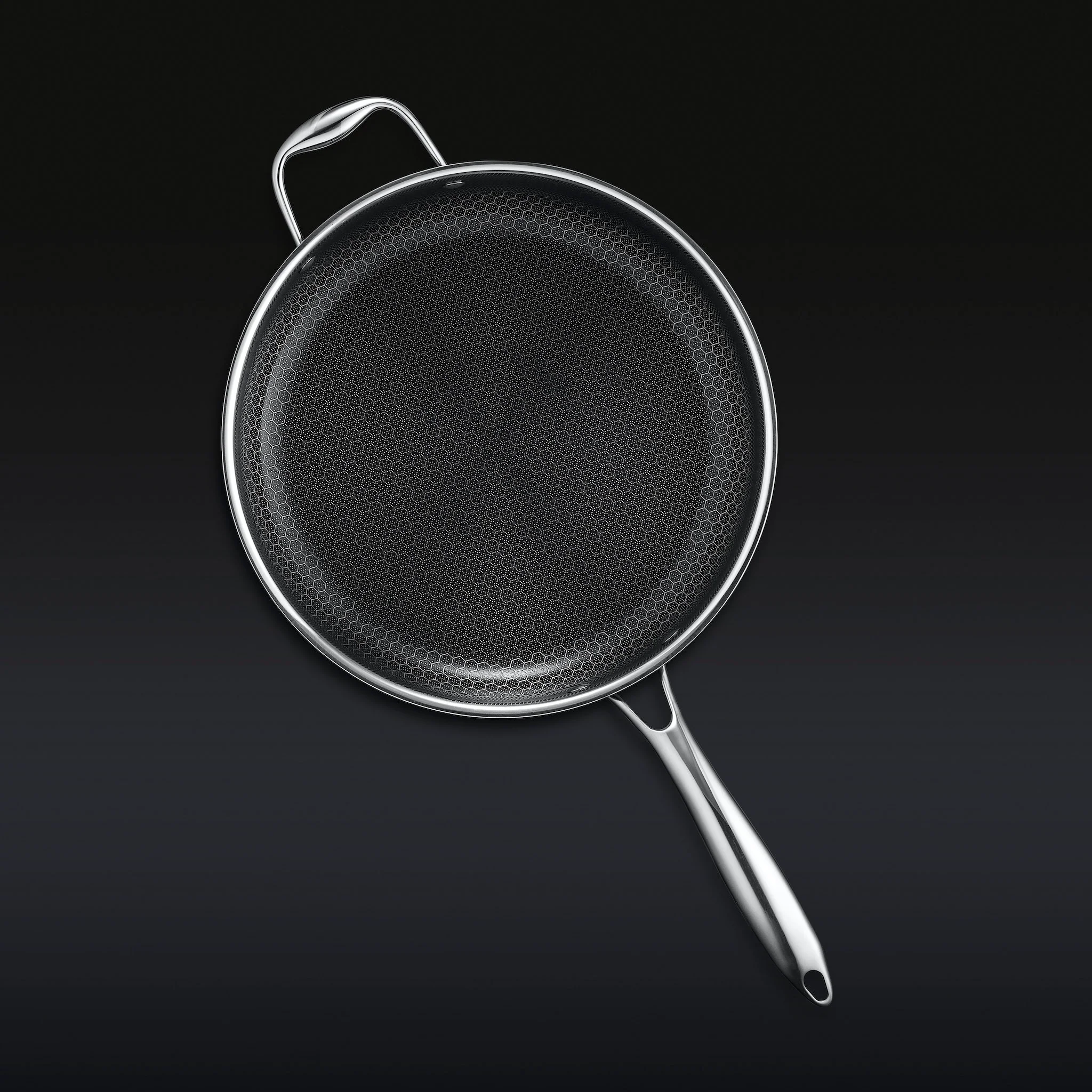 Hybrid Deep Sauté Pan with Lid, 4.5-Qt - Image 3