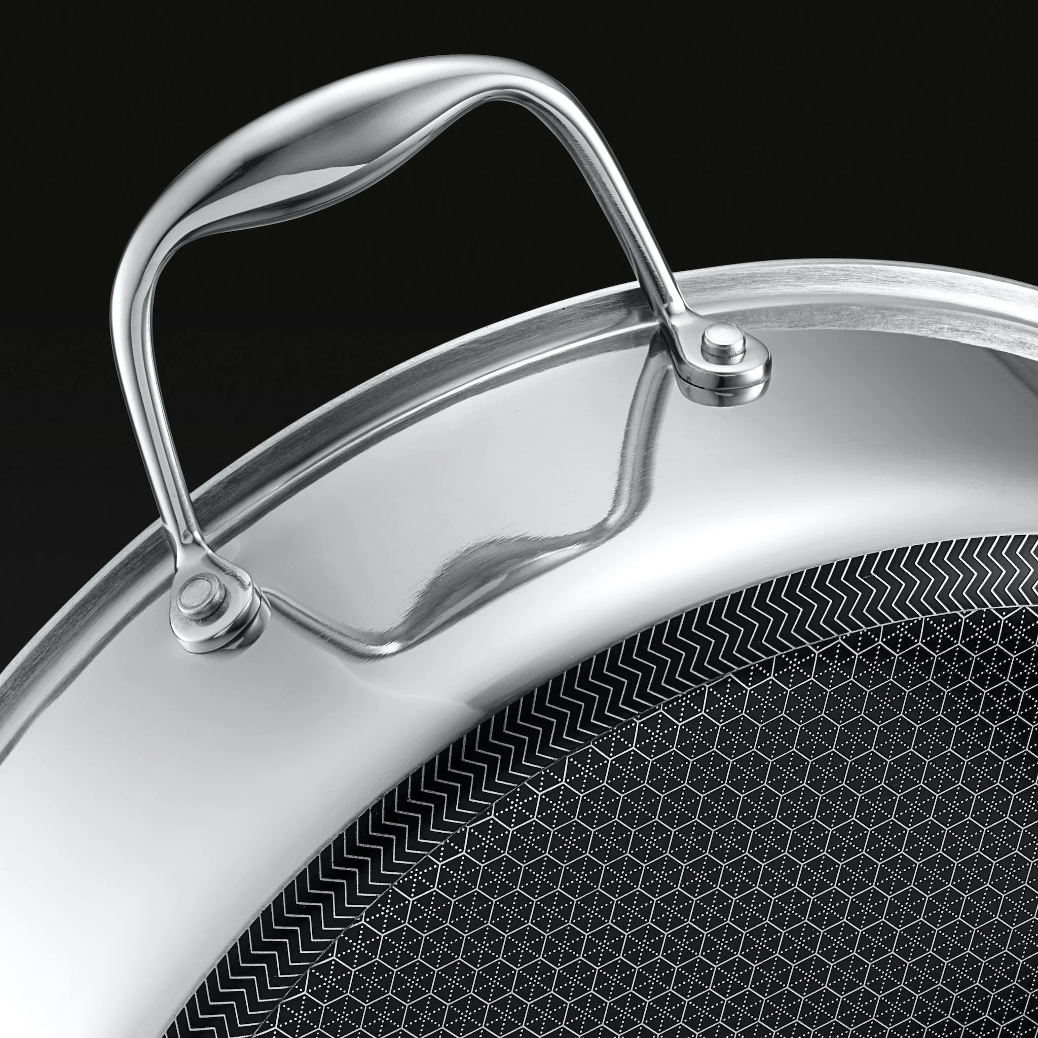 Hybrid Deep Sauté Pan with Lid, 5.5-Qt - Image 4