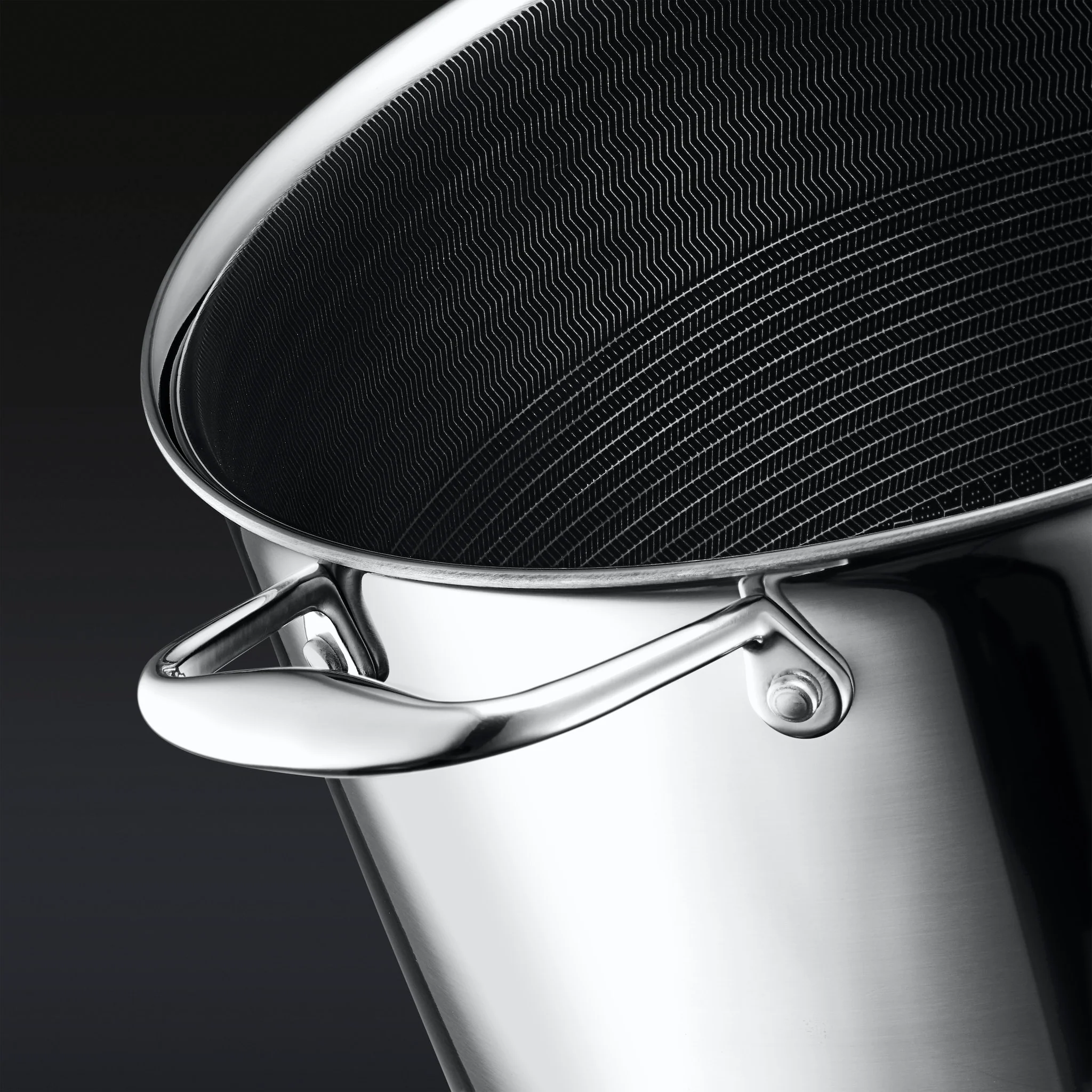 Hybrid Stock Pot with Lid, 10-Qt - Image 5