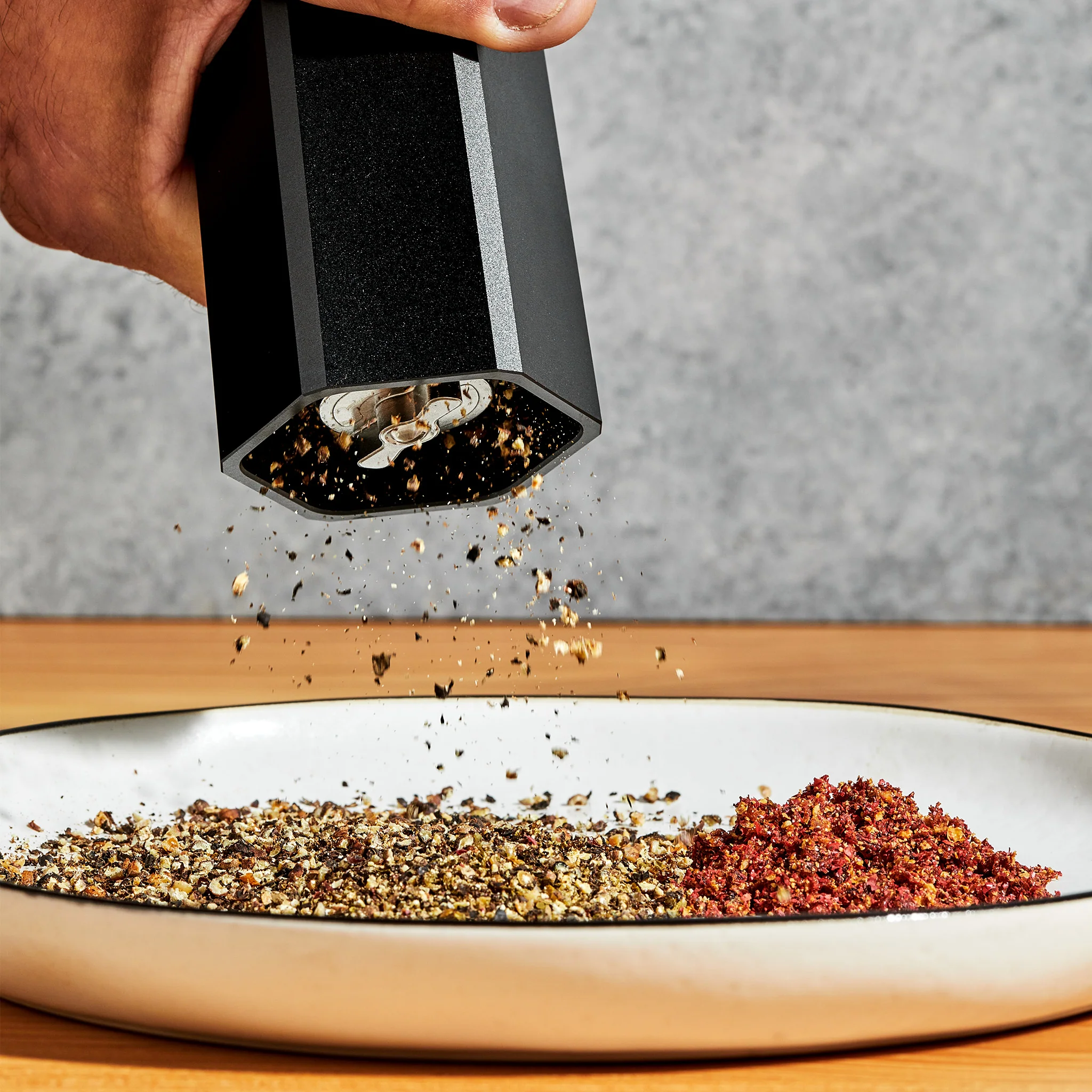 HexMill Salt and Pepper Grinder Set - Image 5